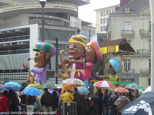 Le char reggae n'a pas réussi à ramener le soleil!