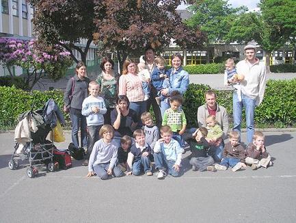 Elèves et parents d'élèves de la filière bilingue publique à l'école de Nouvelle Ville à Lorient
