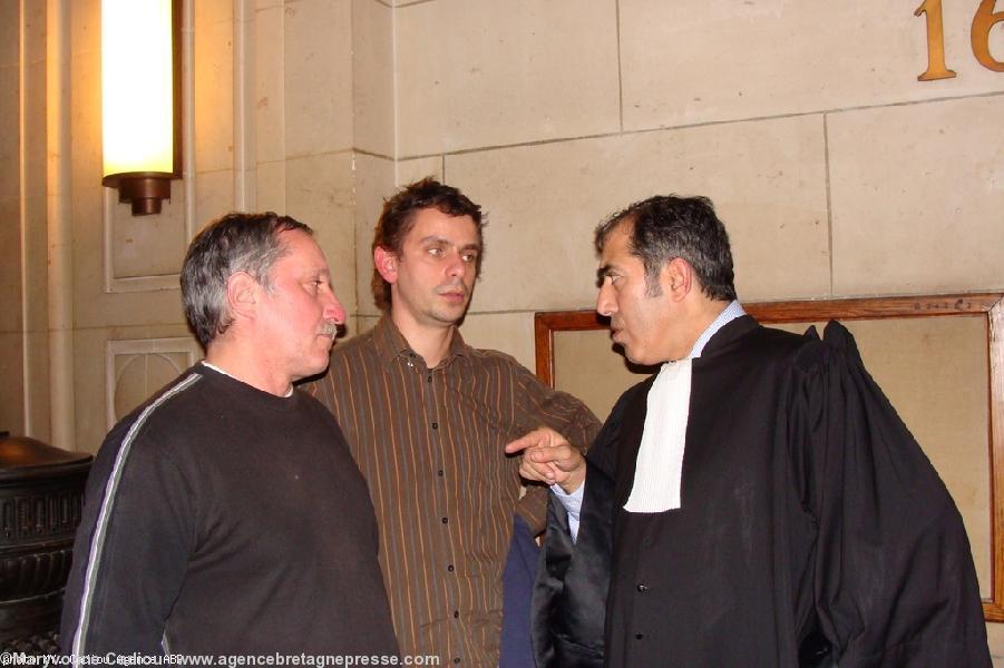 Kristian Georgeault et Gaël Roblin avec Me Gérard Tcholakian.