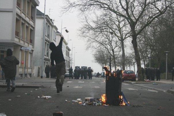 Saint-Nazaire : Un manifestant blessé par un projectile de la gendarmerie
