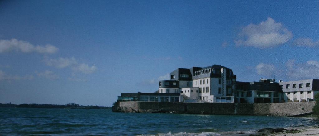 L'institut de Roscoff à marée haute