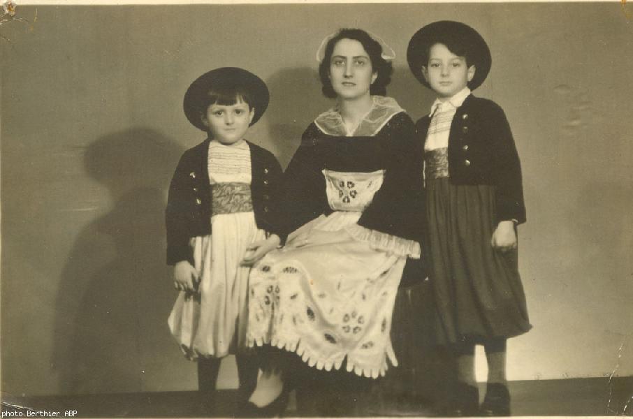 Bretons de Shanghai 1er janvier 1936 - Alain Lucia ; François Berthier.