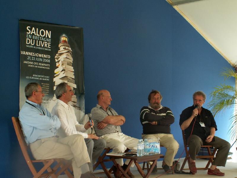 Président modérateur du Salon du Livre de Vannes en compagnie de Gérad Gautier  Yves Lainé  Jean-Pierre Pichard et Gilles Servat.
