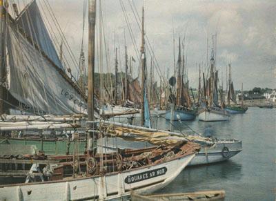 Le port  vues Diverses. Concarneau (Finistère)  14-21 juillet 
1929. Autochrome de Roger Dumas  Inv. A 60447. © Musée 
Albert-Kahn – Département des Hauts-de-Seine