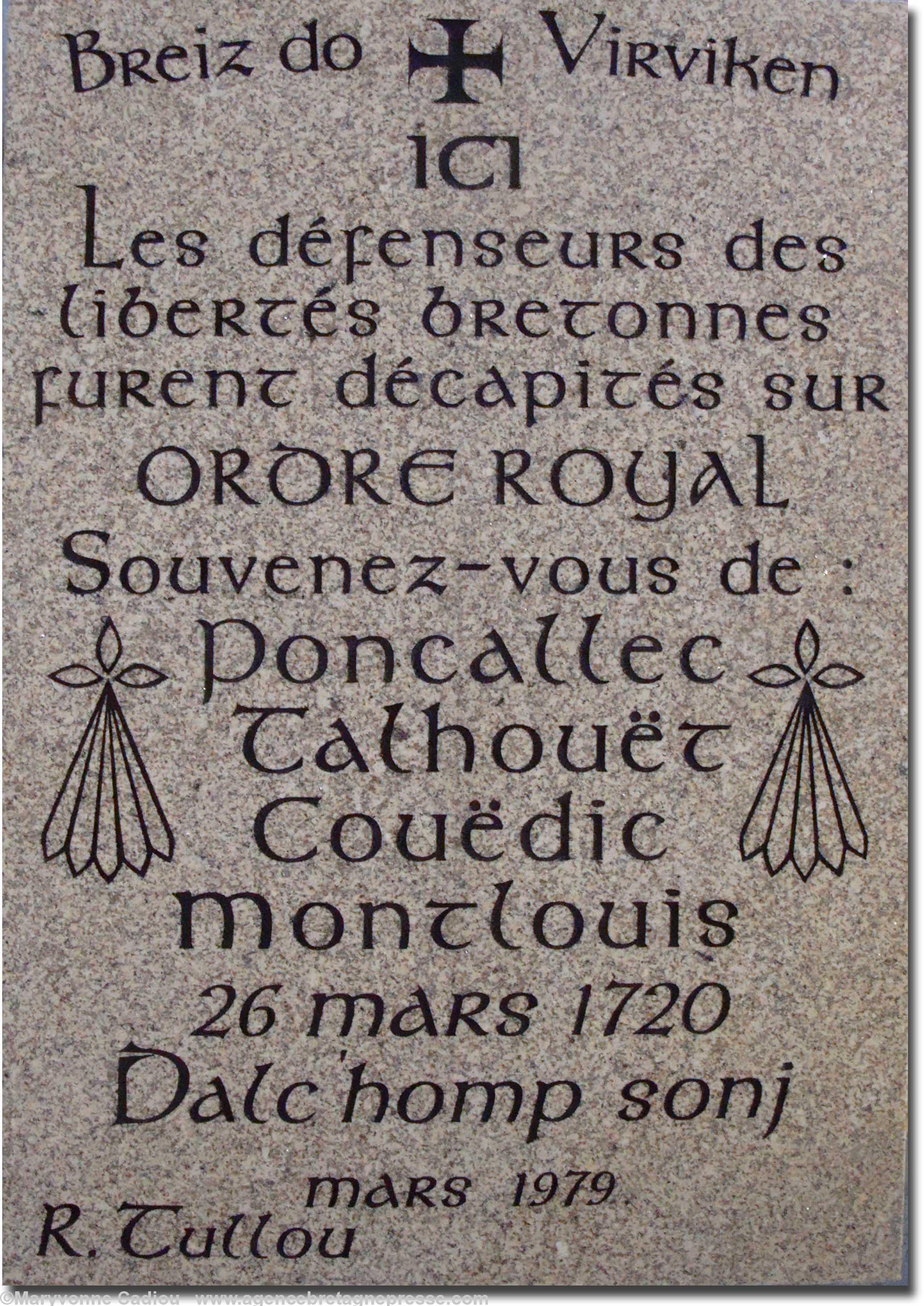 La nouvelle plaque Pontcallec. Photo du 1er septembre 2011.