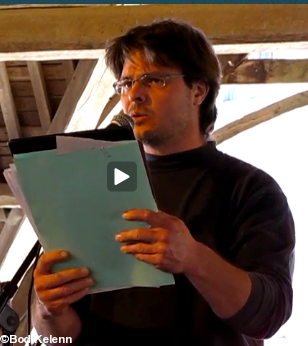 Gwendal Weber président de Bod Kelenn lors d\'une mobilisation sous les halles du Faouët en mai 2011