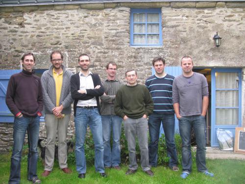 Ded gaoche devers la drete : Mickael Genevée ; Matao Rollo ; 
Jérôme Bouthier ; Arnaud Thominiaux ; Patrik Deriano ; Thierry 
Jolivet; Fabien Lécuyer. Debllâmës ou ben core de manqe su la 
codaqe : Benoît Ranc ; Jean-Luc Ramel ; Bertrand Deléon.