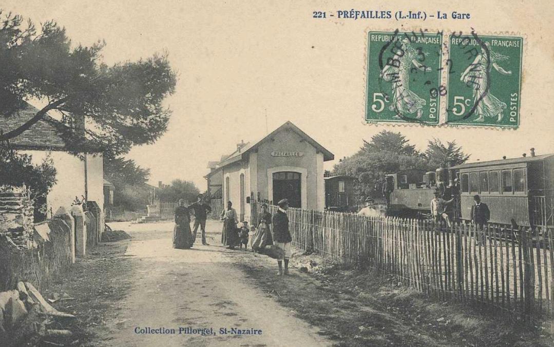 Carte postale ancienne de la gare-terminus de Préfailles.