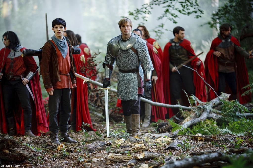 Merlin et Arthur joué par Bradley James