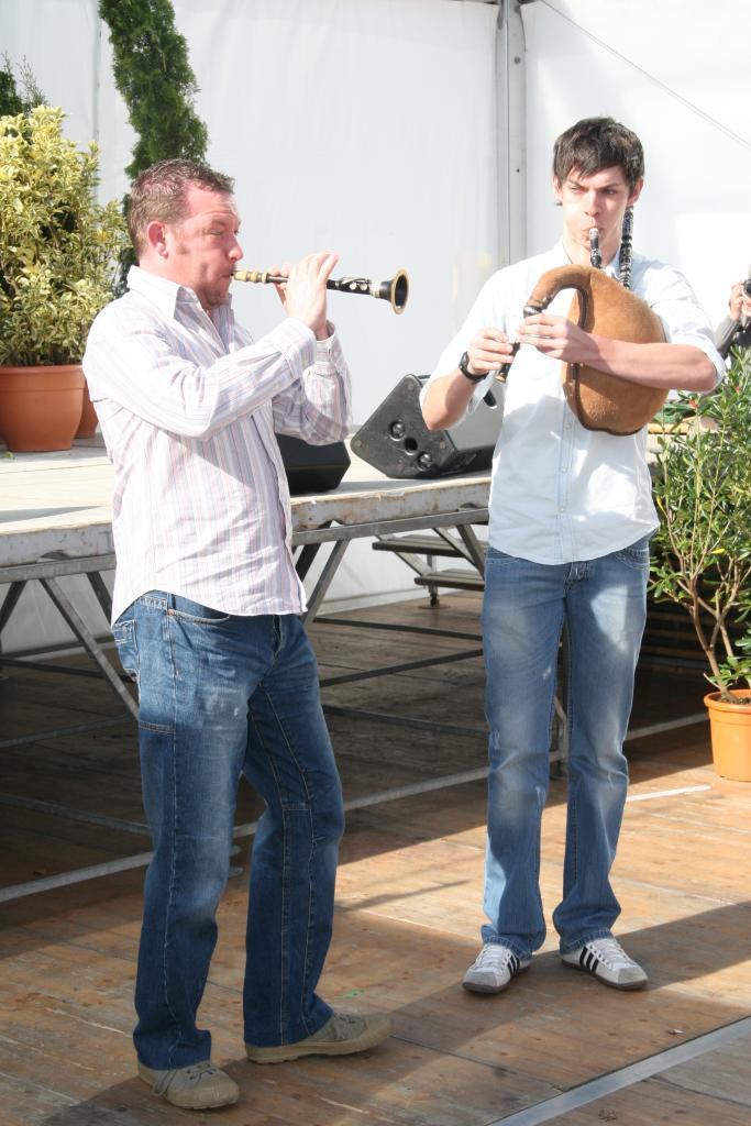 Mickael Jouanno et Brian Lamour   1er au concours Laridé gavotte