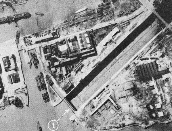 Photograph of the docks of St Nazaire taken by a reconnaissance aircraft <b>BEFORE</b> the Operation. The south gate of the form Joubert can be distinguished in position 1.