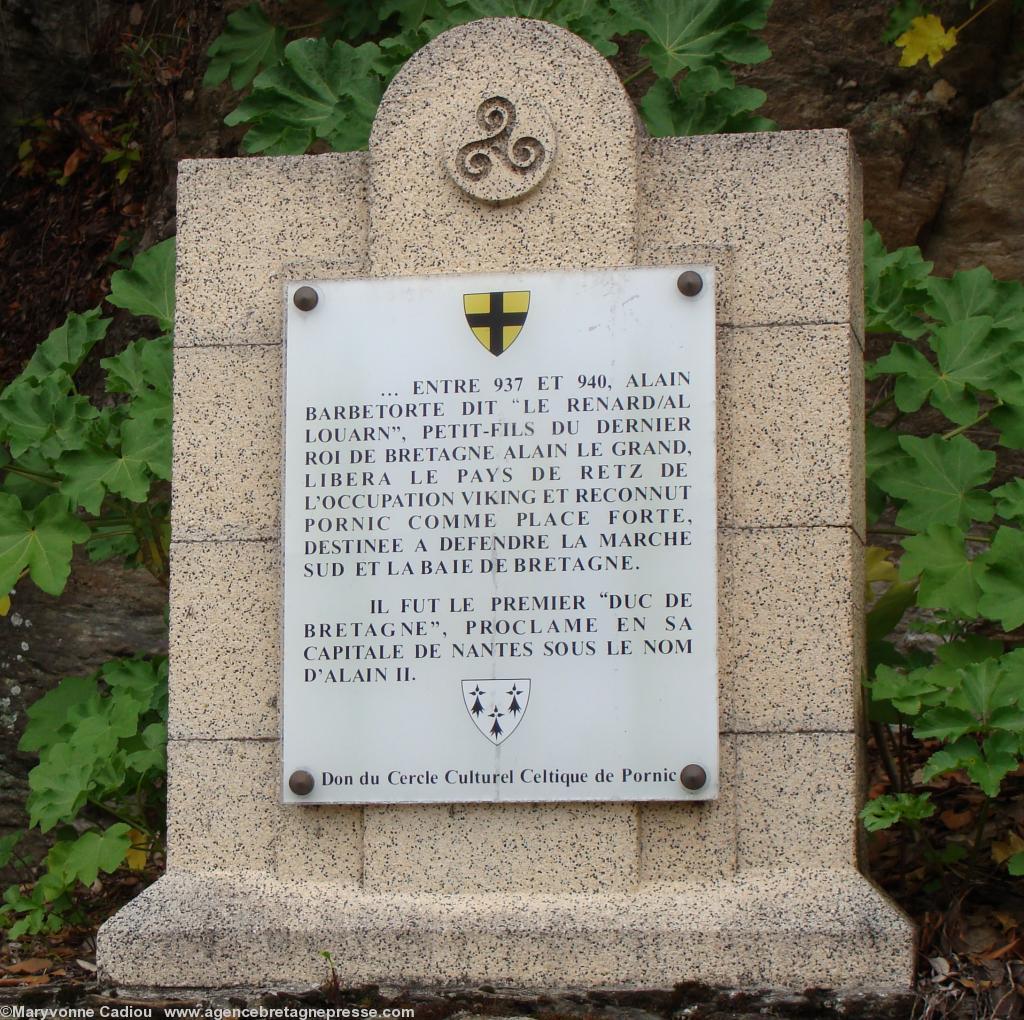 Pornic. Le long du chenal. (Cliquer pour voir la plaque entière).