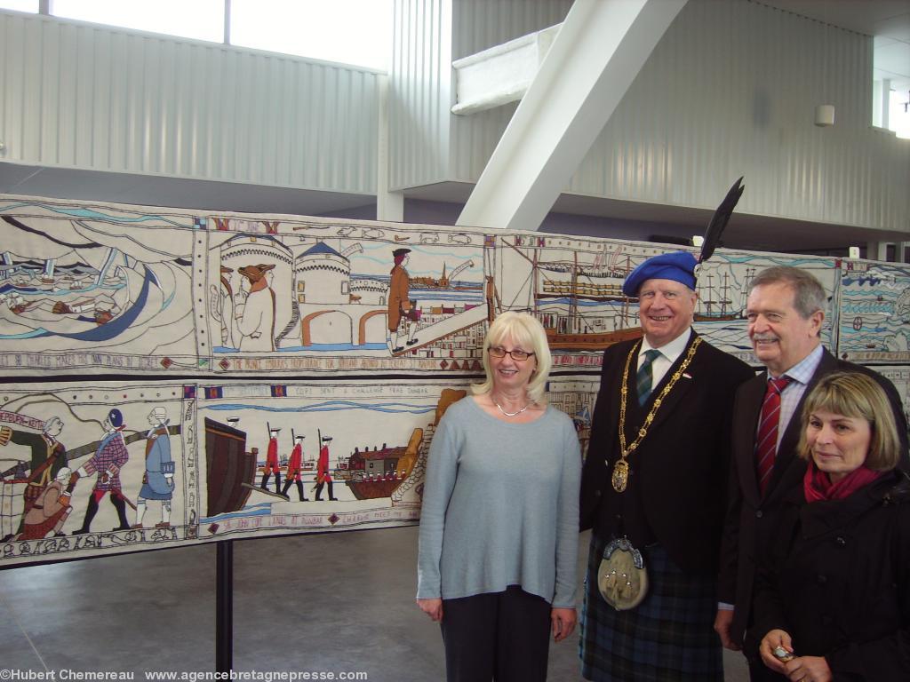 Gordon en compagnie du maire de Pornichet