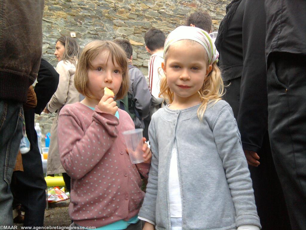 Livia et Paloma aiment l\'art Livia et Paloma aiment l\'art