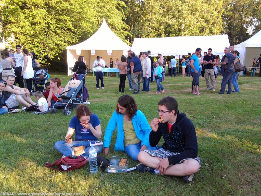 Les spectateurs attendent le spectacle