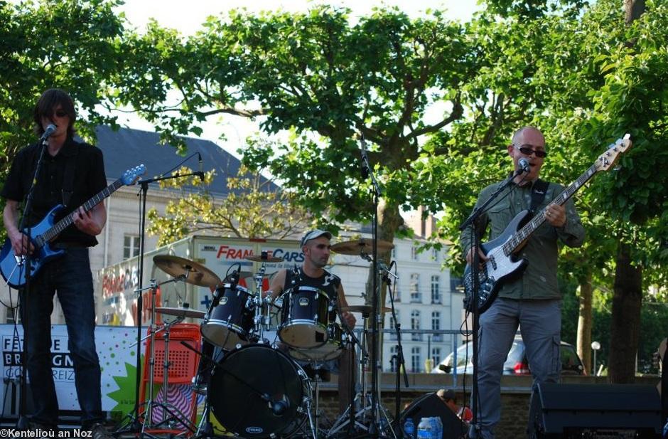 Brezhoneg L.A. la journée de la Langue bretonne à Nantes dimanche 27 mai. Le groupe de rock <i>Daonet</i>.