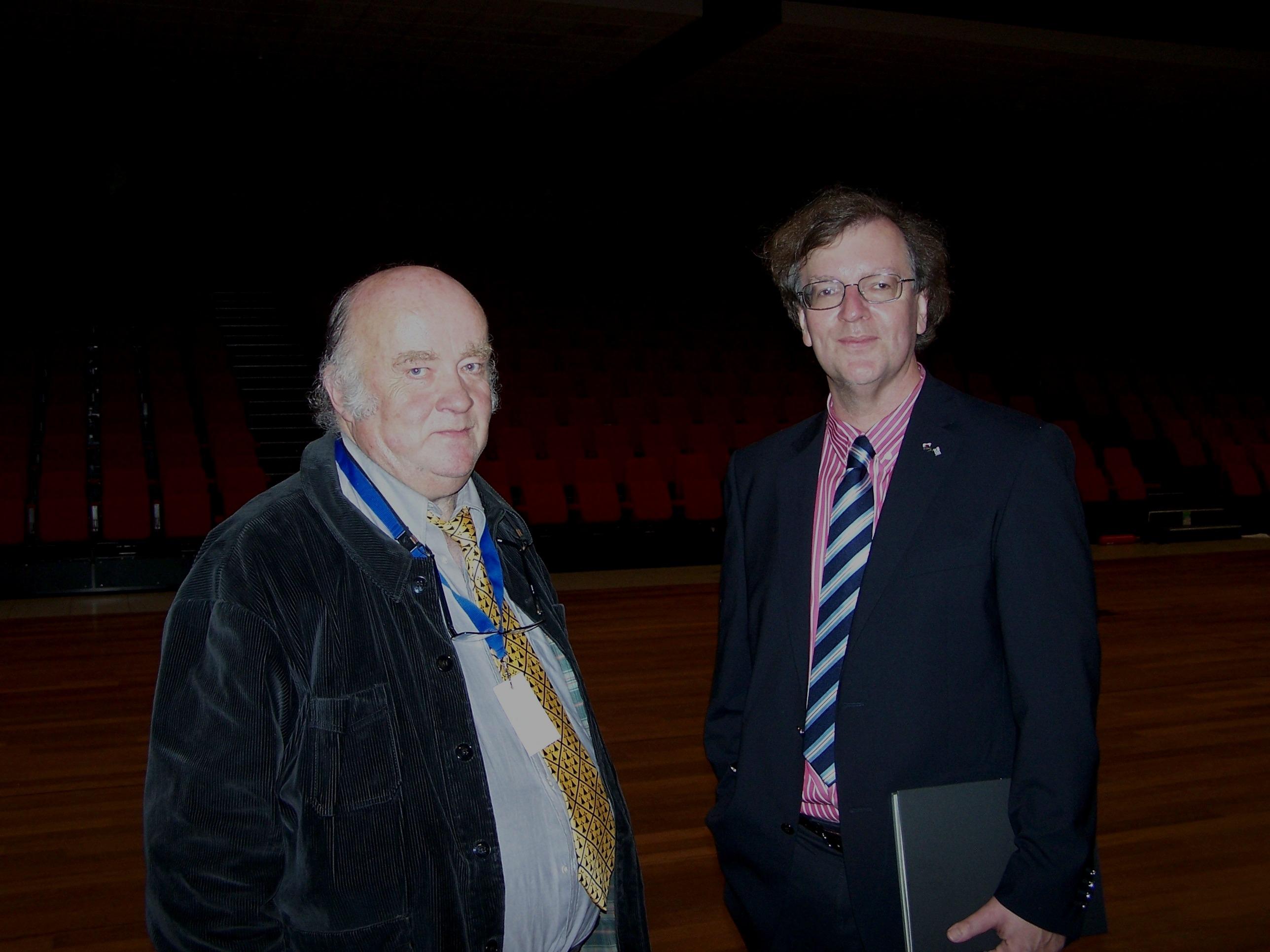 André Bernicot globe trotter membre du 
comité du Bro Gozh et Jacques-Yves Le 
Touze  Président