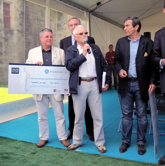 Remise du prix littéraire 2012 de langue bretonne à Yann Bijer