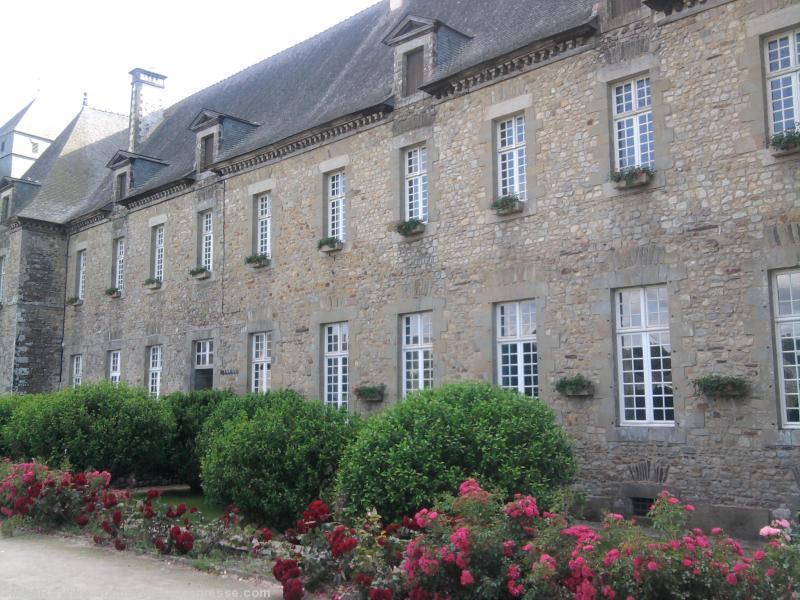 Le corps de logis de l\'abbaye. Le corps de logis de l\'abbaye.