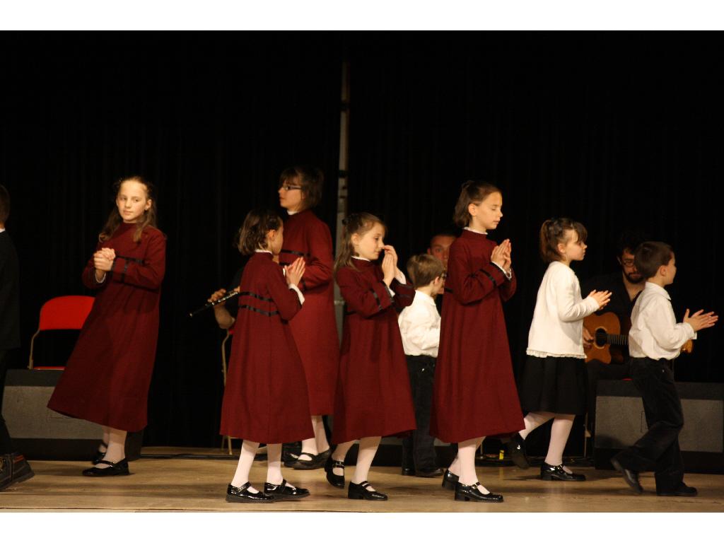 Les enfants du cercle celtique Les 
Genêts d\'Or de Malville (Loire-Atlantique)