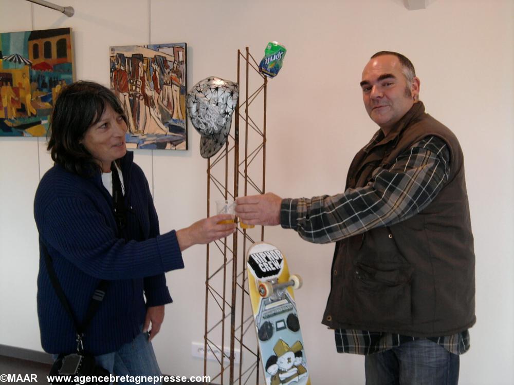 Thor et Virginie trinquent Thor et Virginie trinquent