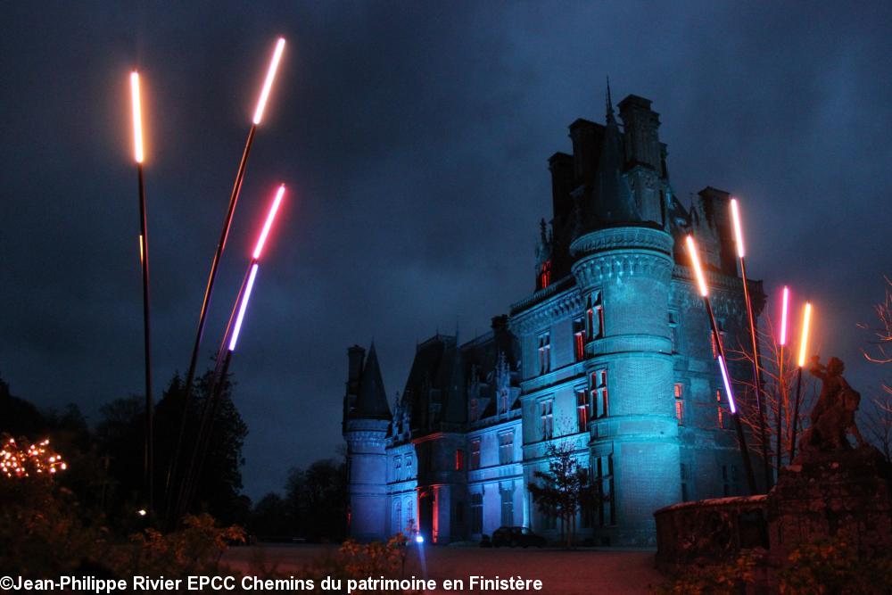 Le château et le parc de Trévarez 
s'illuminent à l'occasion des fêtes.