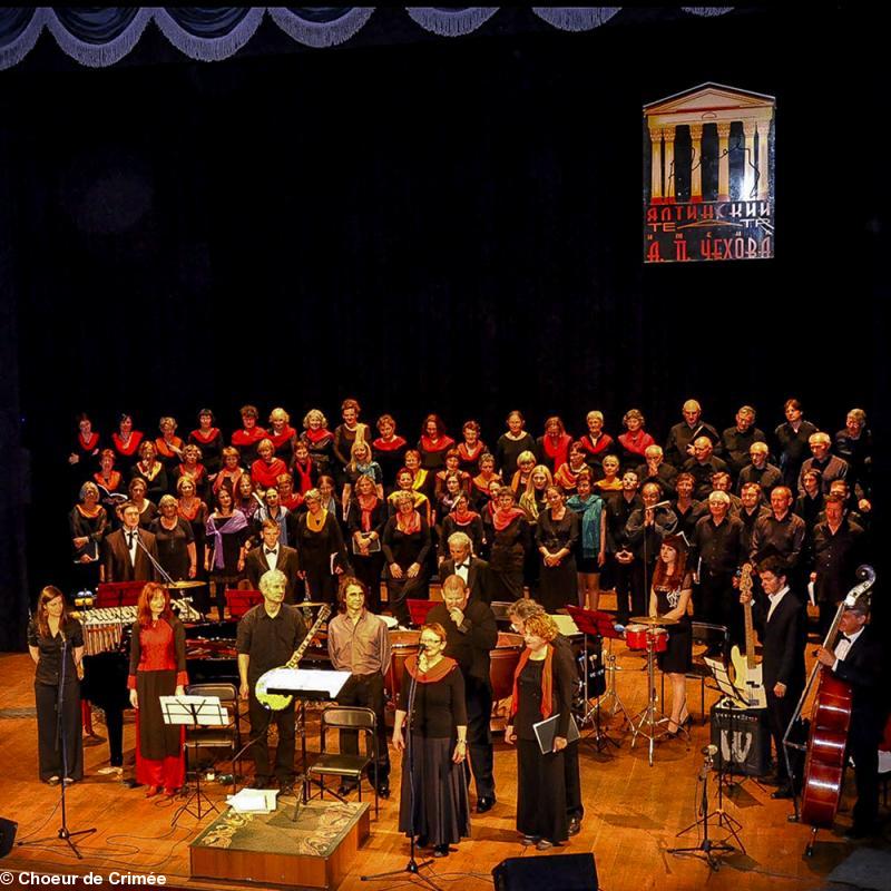 Concert de Yalta: Ch½ur du Canto et choeur de Crimée réunis pour chanter le Canto general de Pablo Neruda.