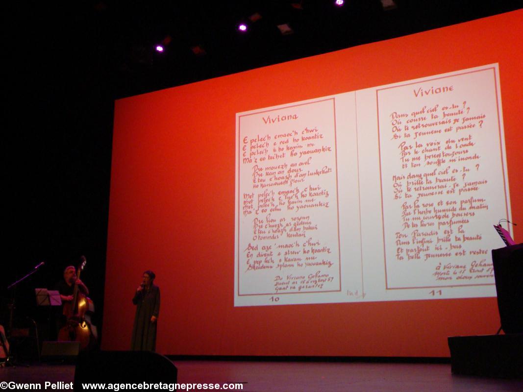 Andrea Ar Gouilh interprète \\\"Viviana\\\". Andrea Ar Gouilh interprète \\\"Viviana\\\".