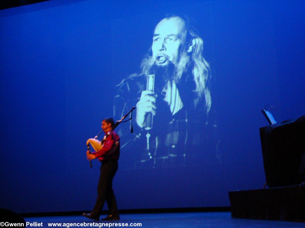 Sonneur de cornemuse. Sonneur de cornemuse.