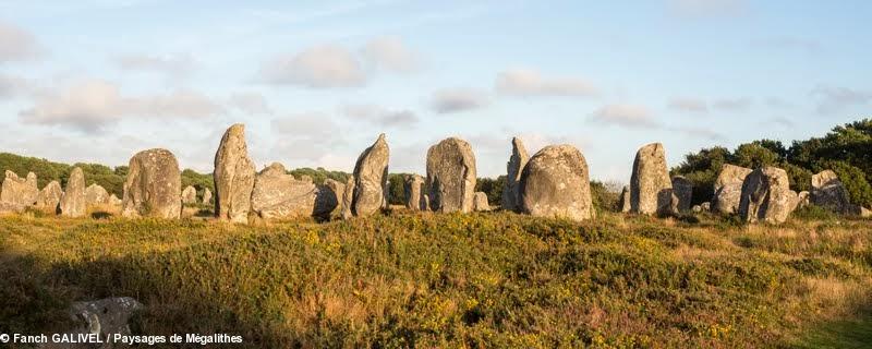 Les menhirs de Carnac sont connus dans le monde entier.