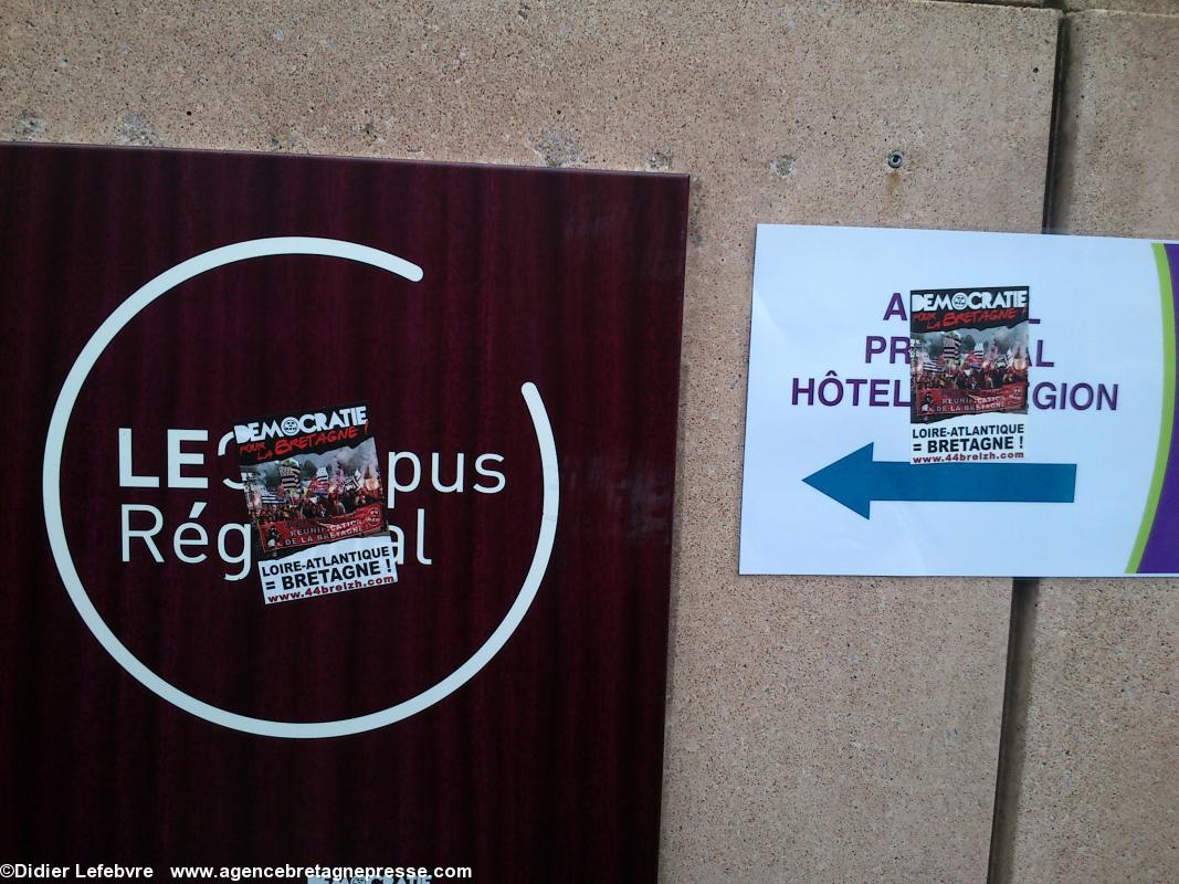 13 mai 2014 - Rassemblement devant le Conseil régional des PdL. 13 mai 2014 - Rassemblement devant le Conseil régional des PdL.