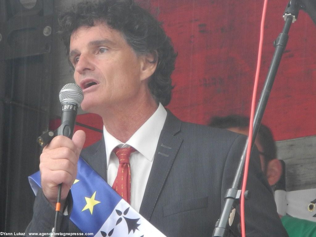 [Nantes, manifestation 28/06/2014] temps des prises de paroles. Paul Molac, député (trilingue) du Morbihan.