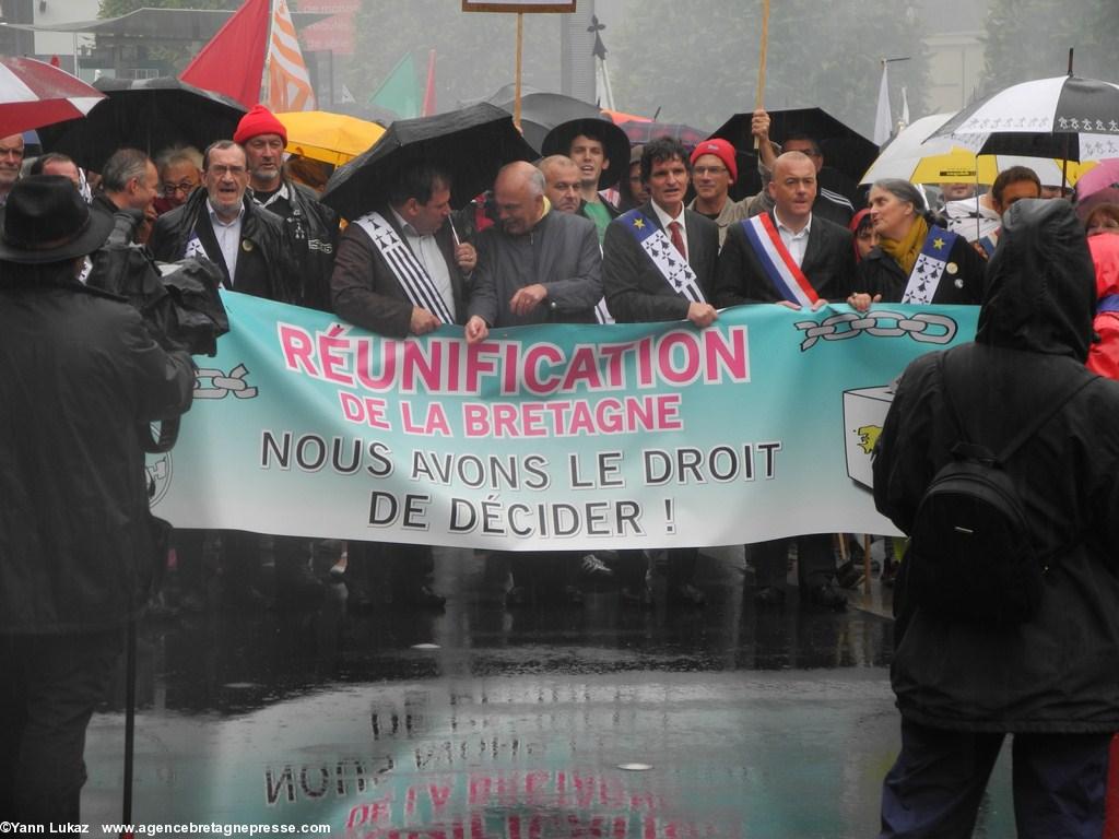 [Nantes, manifestation 28/06/2014], défilé. Début du cortège. A Nantes, c'est comme à Brest: 