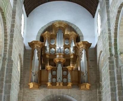 le nouvel orgue de l'église de Loctudy