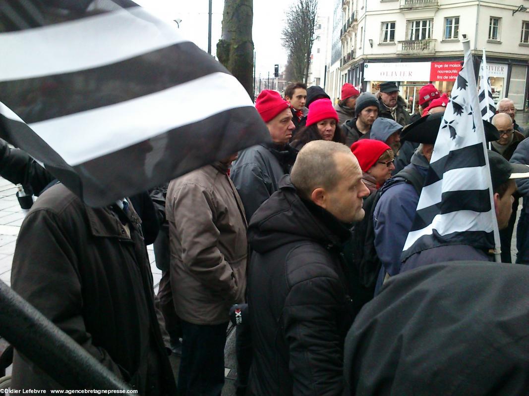 rassemblement devant le siège du PS, 13 décembre 2014. Jean-François le Bihan, président de Bretagne réunie