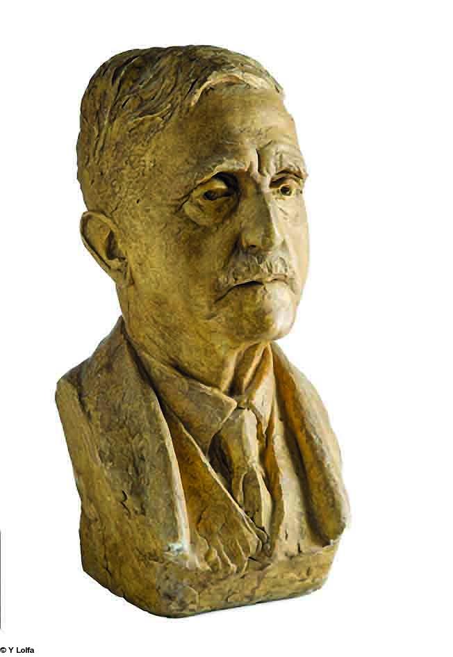 Le buste de Curnow Vosper, par son ami Goscombe John, un sculpteur gallois (1860-1952) en 1920-1930 ?
