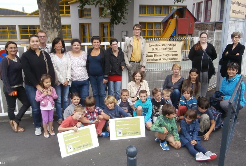 Mobilisation des parents de la filière bilingue à l'école Jacques Prévert de Bruz.