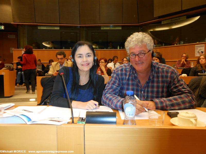 Sylvie Le Moël au Parlement européen à Bruxelles, ici aux côtés de Loïc LE NEL, Directeur de la MJC du Plateau de Saint Brieuc