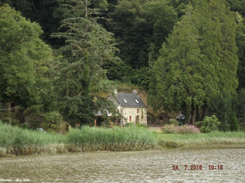 Maison dans le bois de Trévoazec