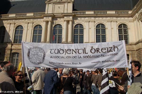 Manifestation du 29 Septembre 2007 devant le Parlement de Bretagne
pour protester contre la réforme de la carte judicaire de Rachida Dati