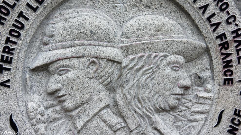 Détail de la sculpture à la mémoire des Bretons morts par la France