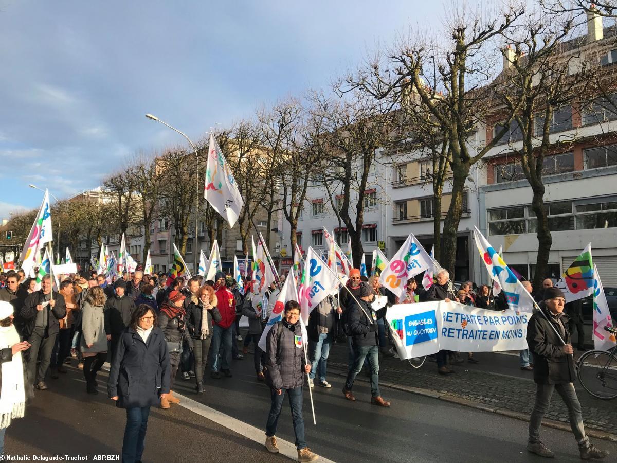 Tous secteurs confondus, ils étaient environ 2000 manifestants pour cette nouvelle journée de mobilisation à Lorient