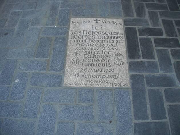 Plaque commémorative Place du Bouffay à Nantes