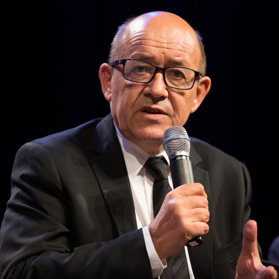 Photo Conférence-débat avec Jean-Yves Le Drian à l’ Ecole polytechnique de Université Paris-Saclay en 2016