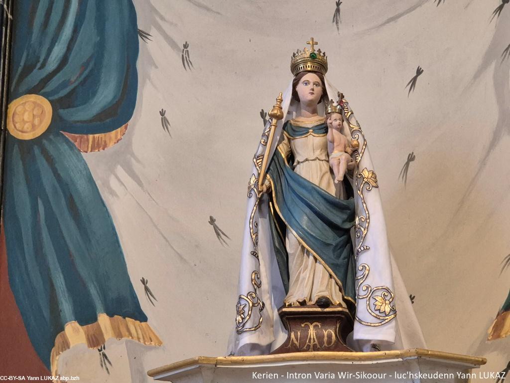 Chapel Kerien, skeudenn ar Werc’hez-Vari he c’hurunenn (1950) - Chapelle de Querrien (Vierge couronnée (1950) Chapel Kerien, skeudenn ar Werc’hez-Vari he c’hurunenn (1950) - Chapelle de Querrien (Vierge couronnée (1950)