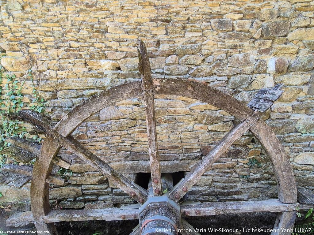 Kerien, tro-war-droioù, meilh gozh - Querrien (22, environs), vieux moulin Kerien, tro-war-droioù, meilh gozh - Querrien (22, environs), vieux moulin