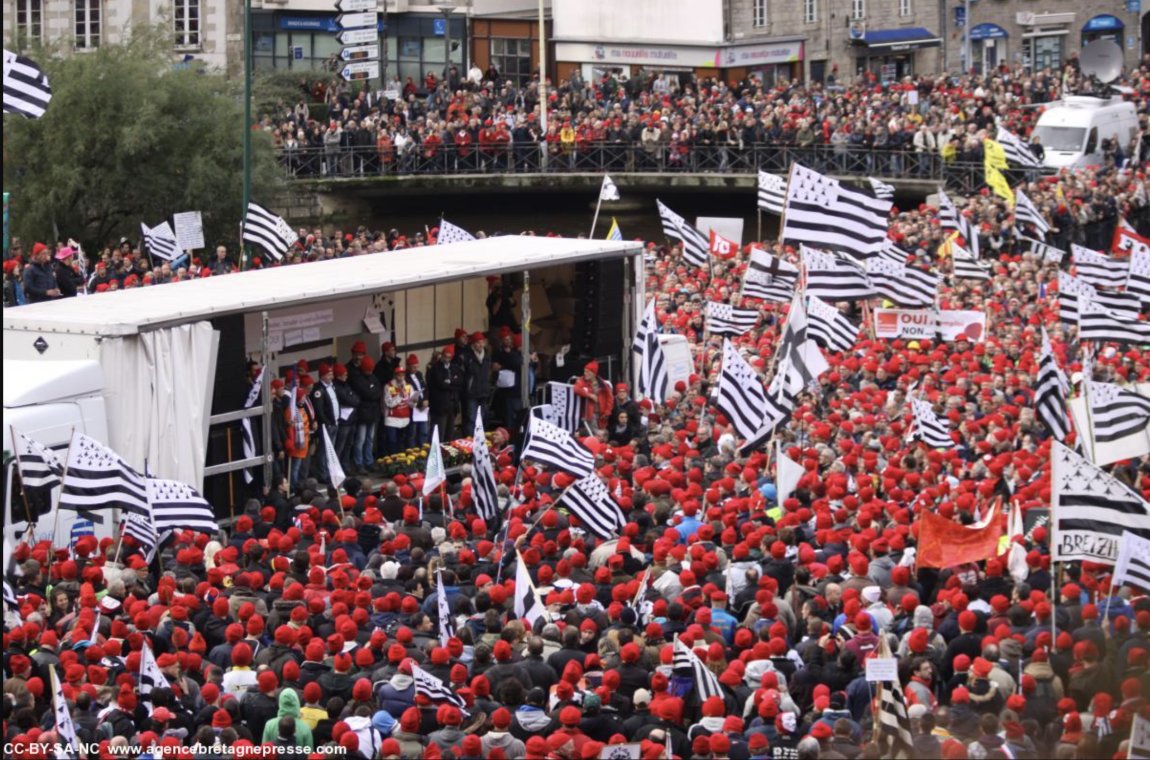 Manifestation de Bonnets Rouges à Quimper le 2 novembre 2013 (photo archives ABP. Philippe Argouarch)